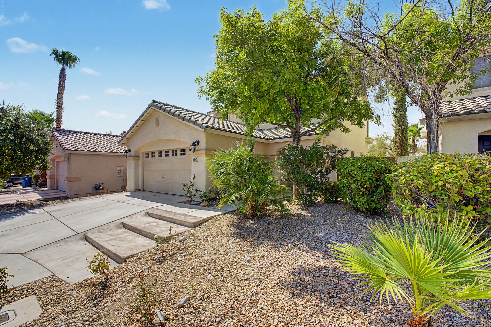 4-Bedroom Home in Summerlin with pool! – photo 3