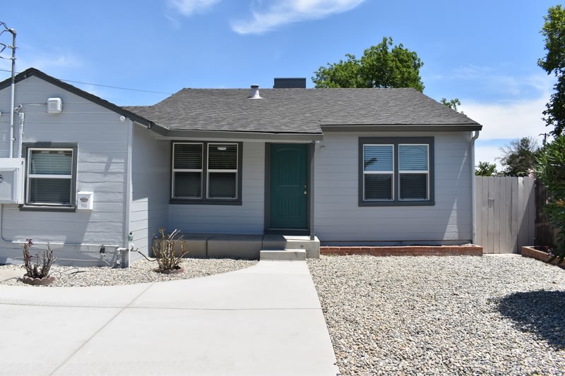 1720 Bessie Avenue – photo 1