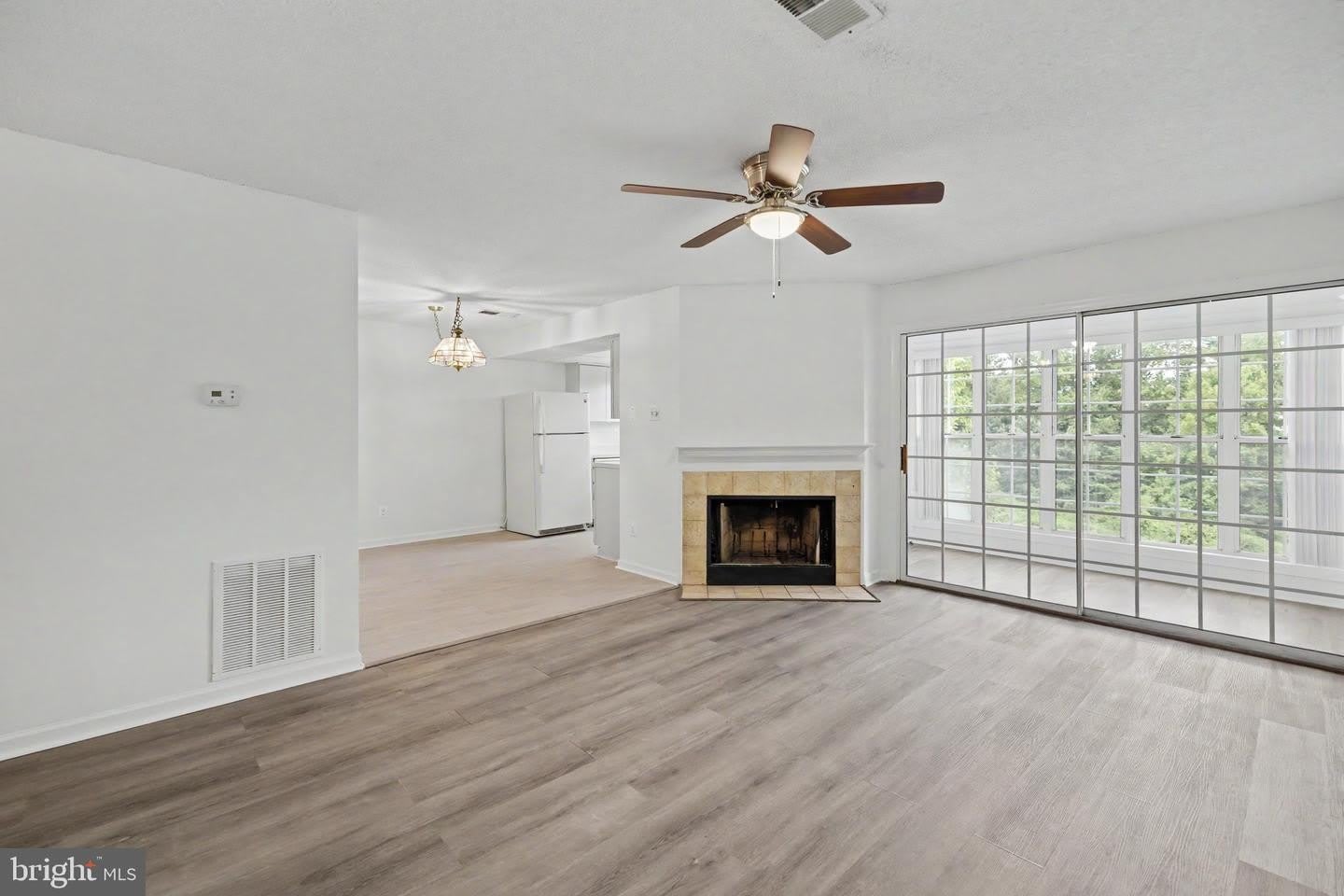 12102 GREEN LEAF CT #201 – photo 4