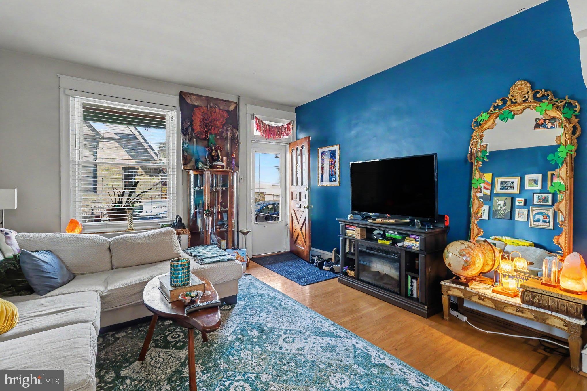 154 W SALAIGNAC Street – photo 3