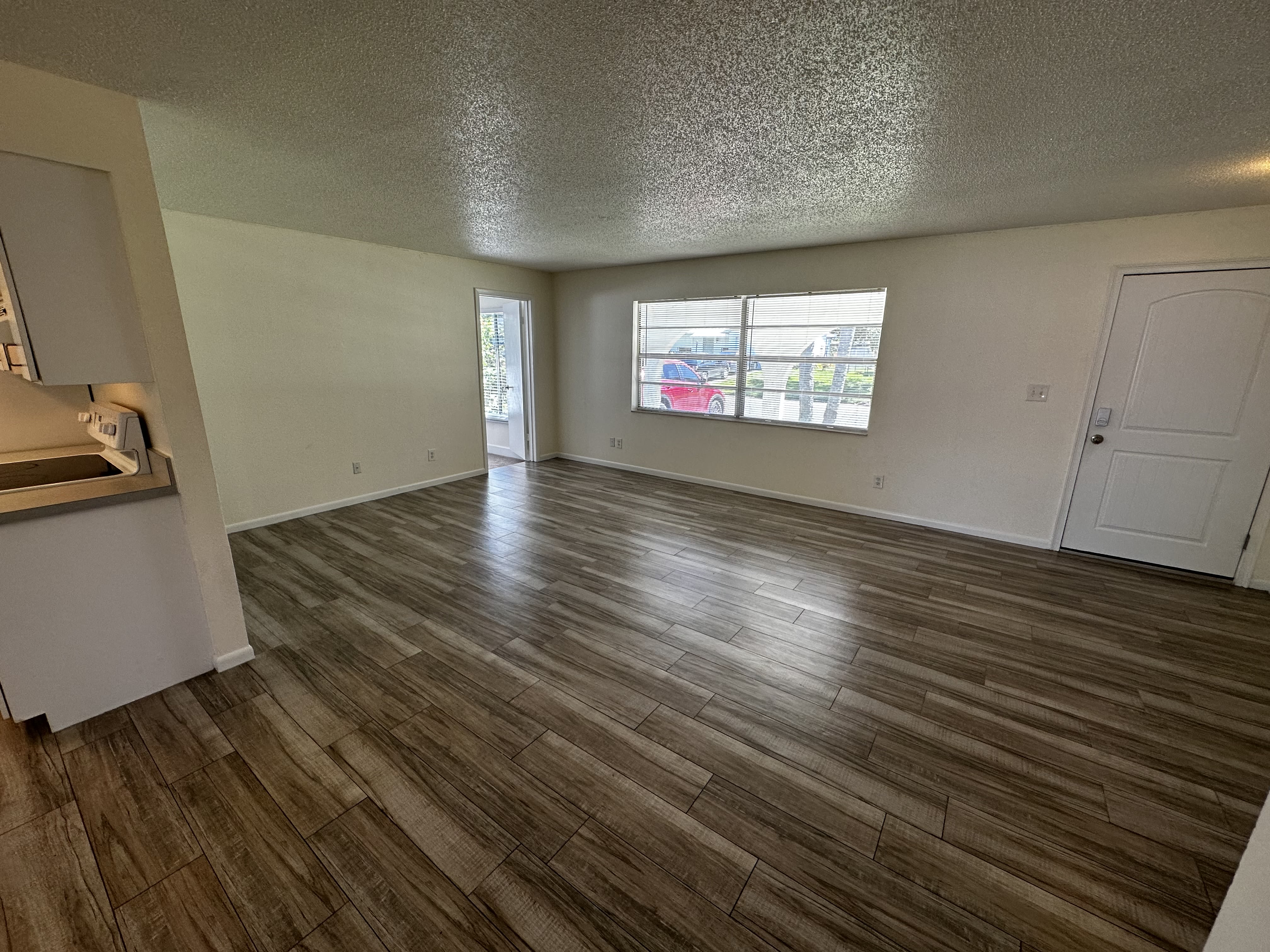 561 Parker Rd – photo 3