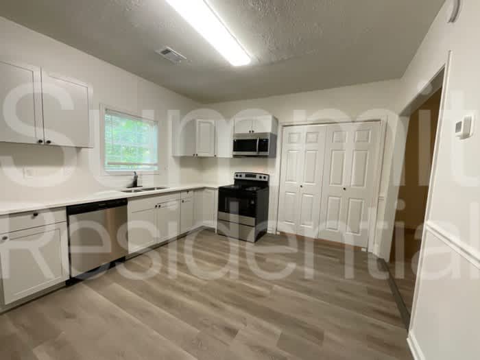 2431 Saint Paul Avenue Northwest – photo 4