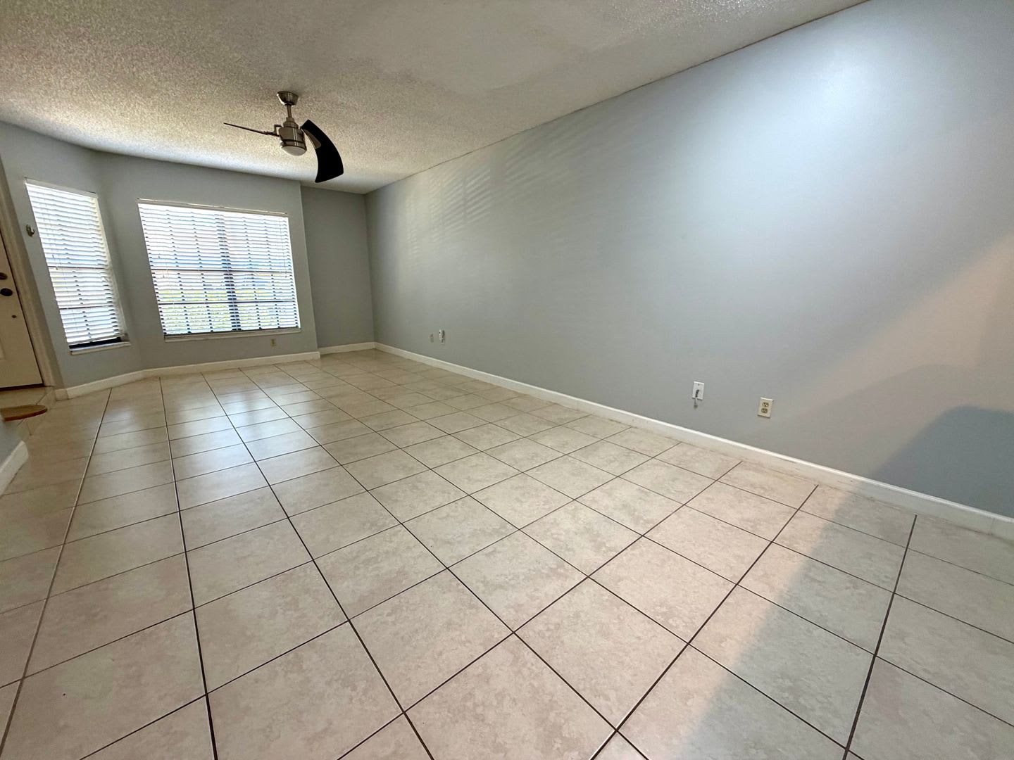 2-bedroom 2.5-bathroom condo in Faircrest!!! – photo 3