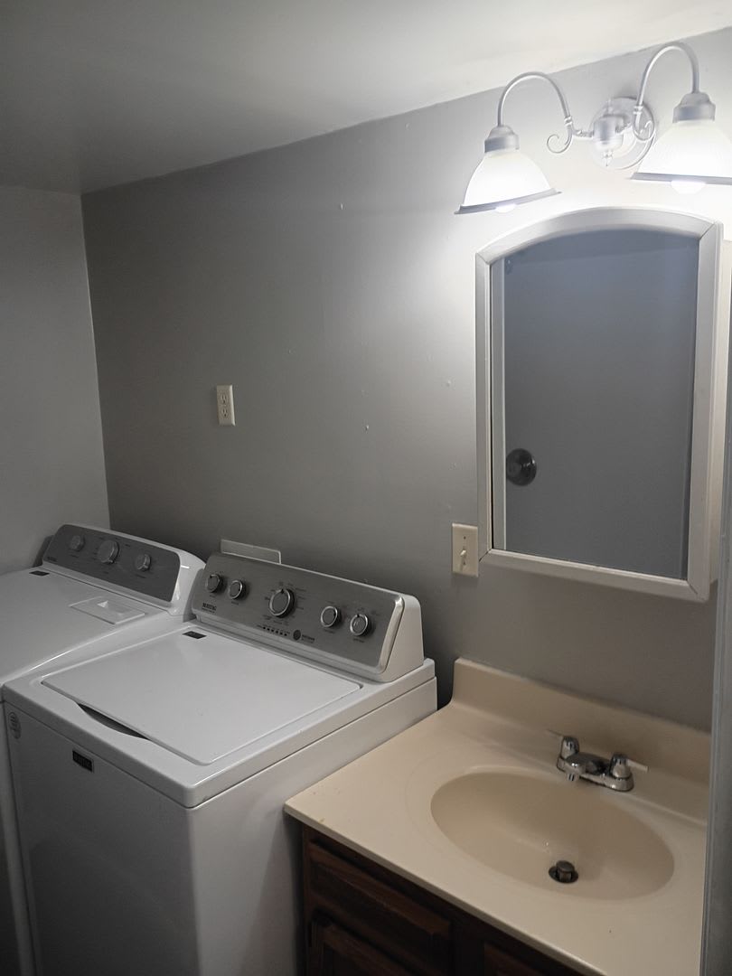 For Rent: 2401 S Mulberry St. 2 Bedroom 1 Bathroom Home Coming Soon! New Flooring! – photo 5