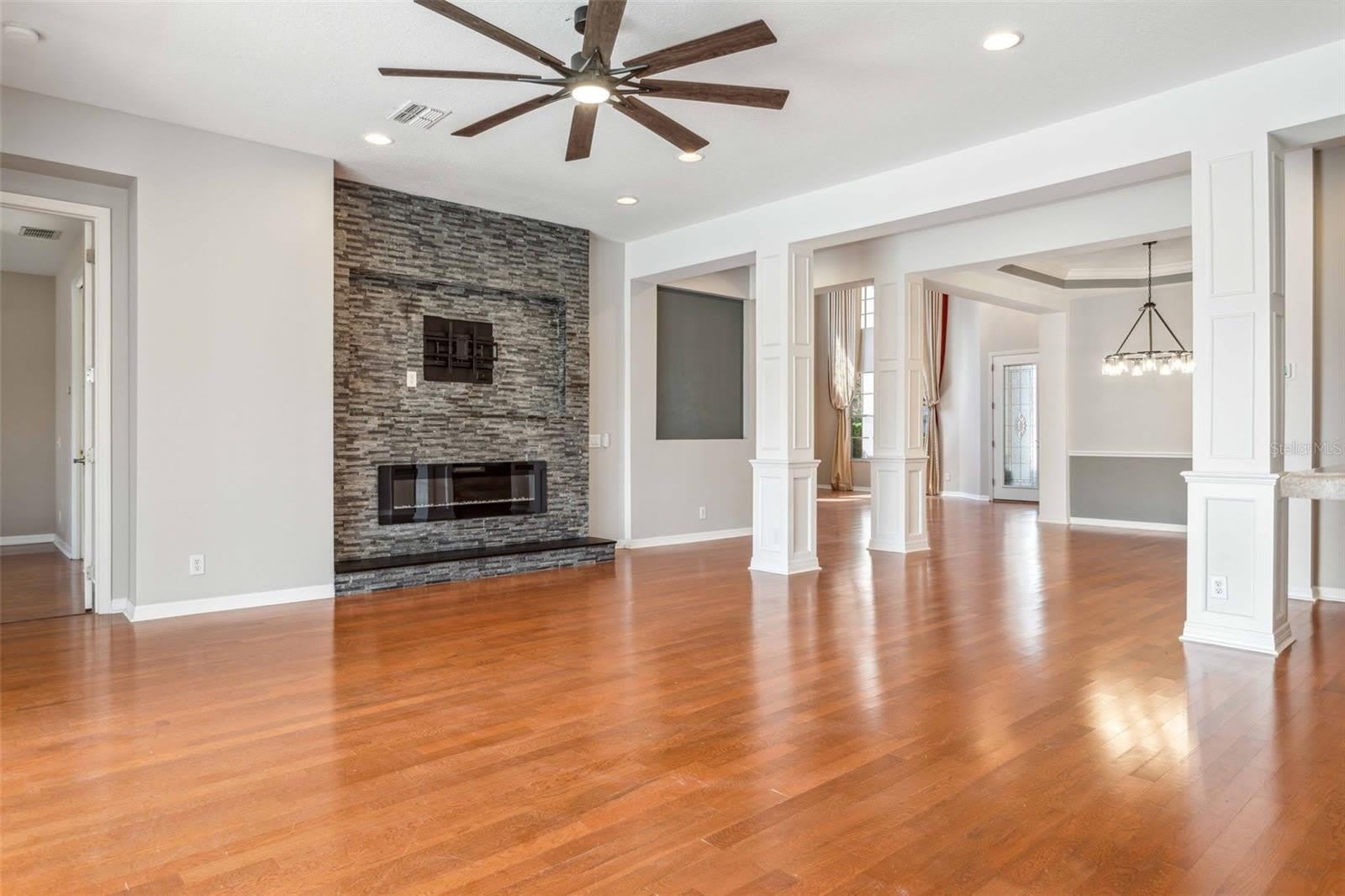 10226 DEERCLIFF Drive – photo 4