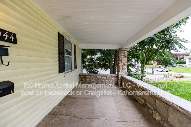 1111 W. 44th St. – photo 3