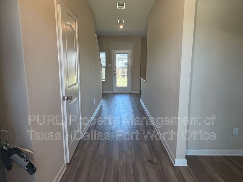 315 Honeysuckle Lane – photo 2