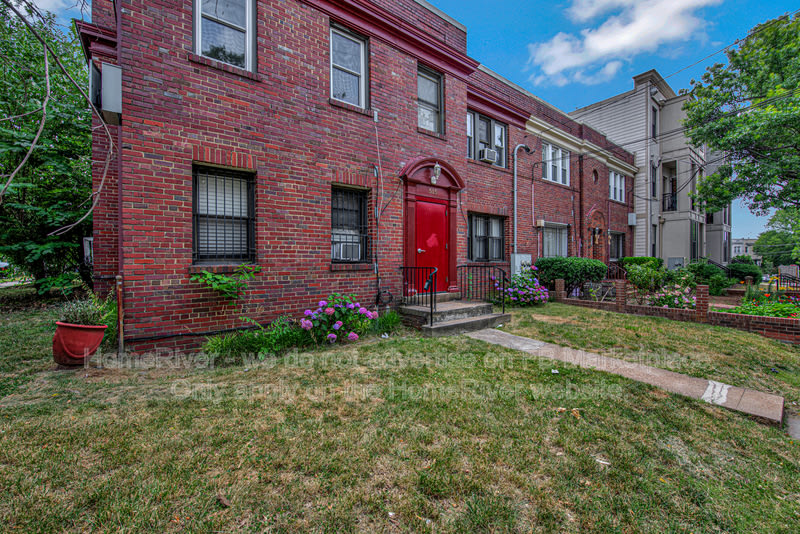 515 Franklin St NE – photo 1