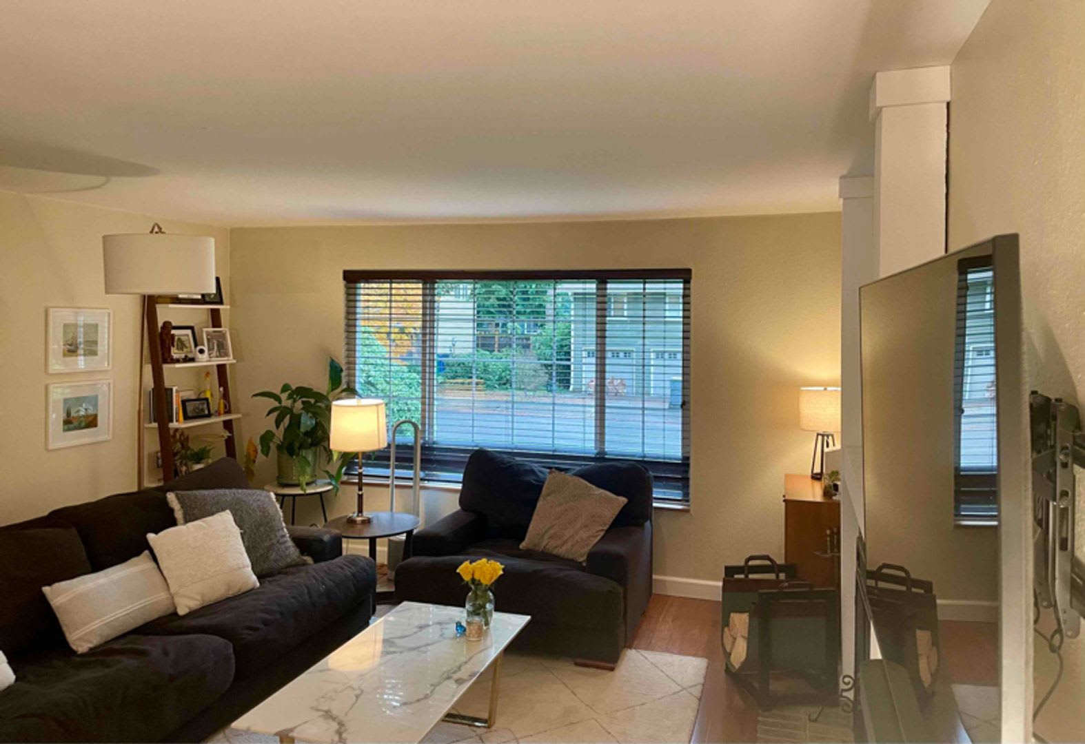 Lovely Kirkland House Ready For Someone To Make It A Home – photo 2
