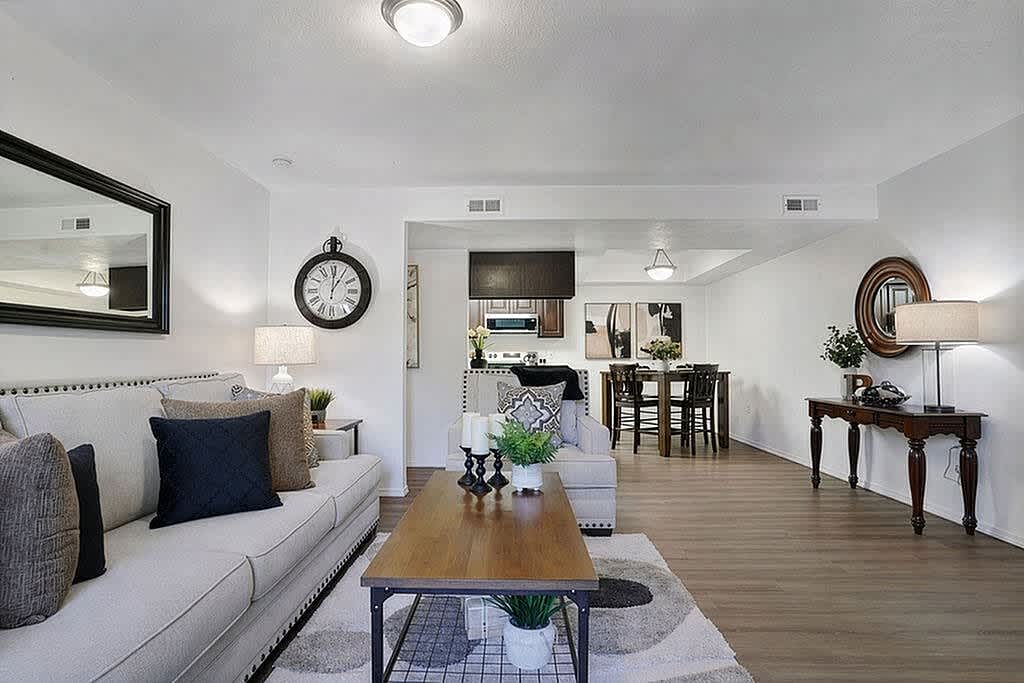 Thorneberry Apartments – photo 2