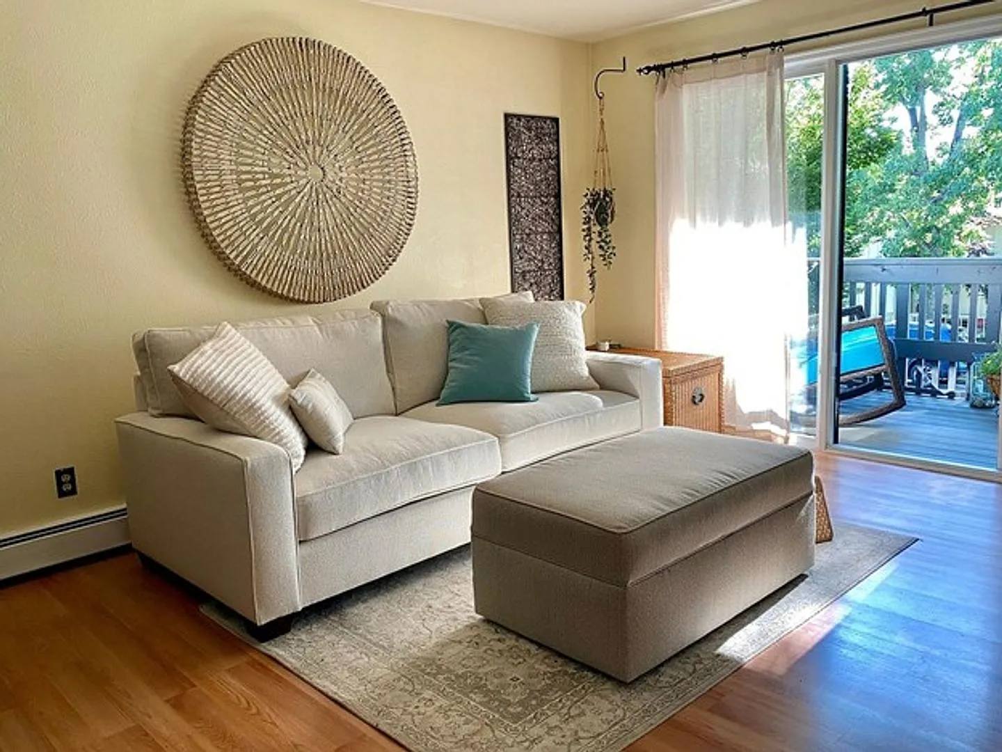 Fully Furnished Updated Turn-Key 2 Bed 1 Bath Condo Off Bike-Path & Next to Park. – photo 5
