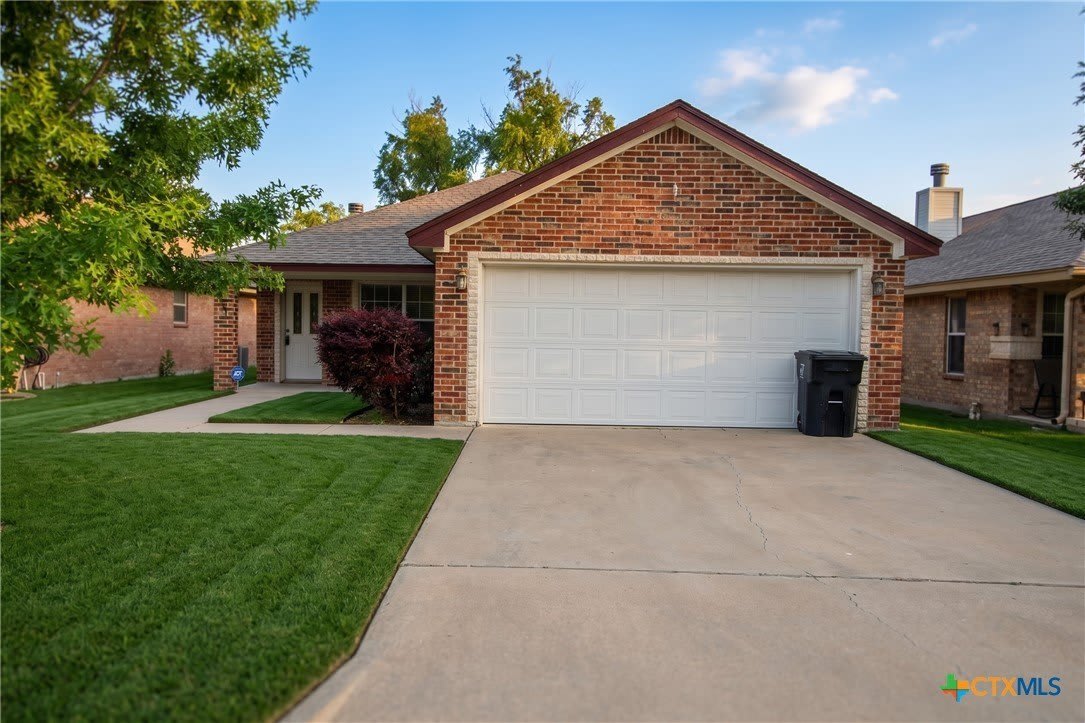 1906 Flagstaff Drive – photo 1