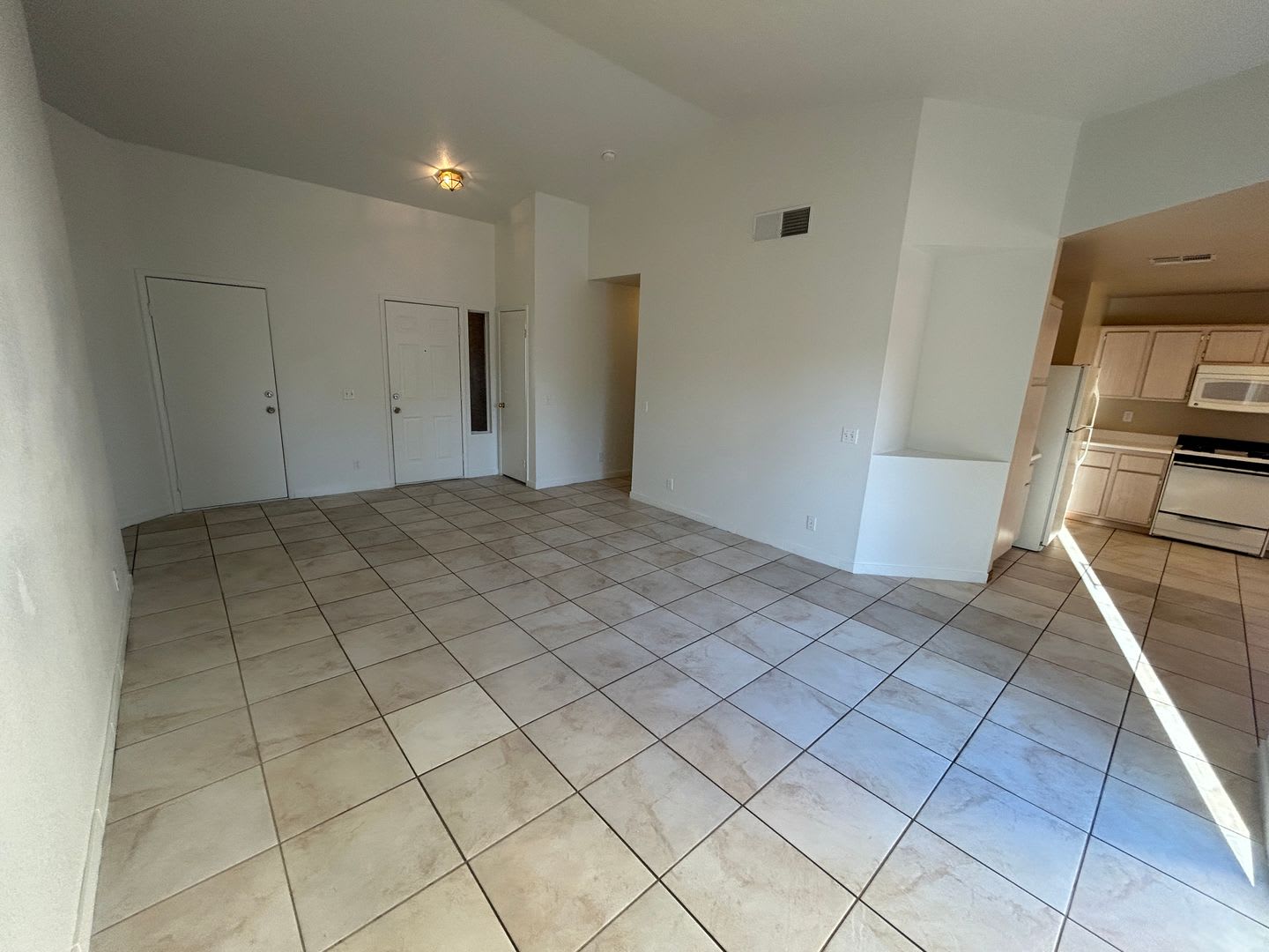 Single story with tile in most living areas. Huge backyard. – photo 4