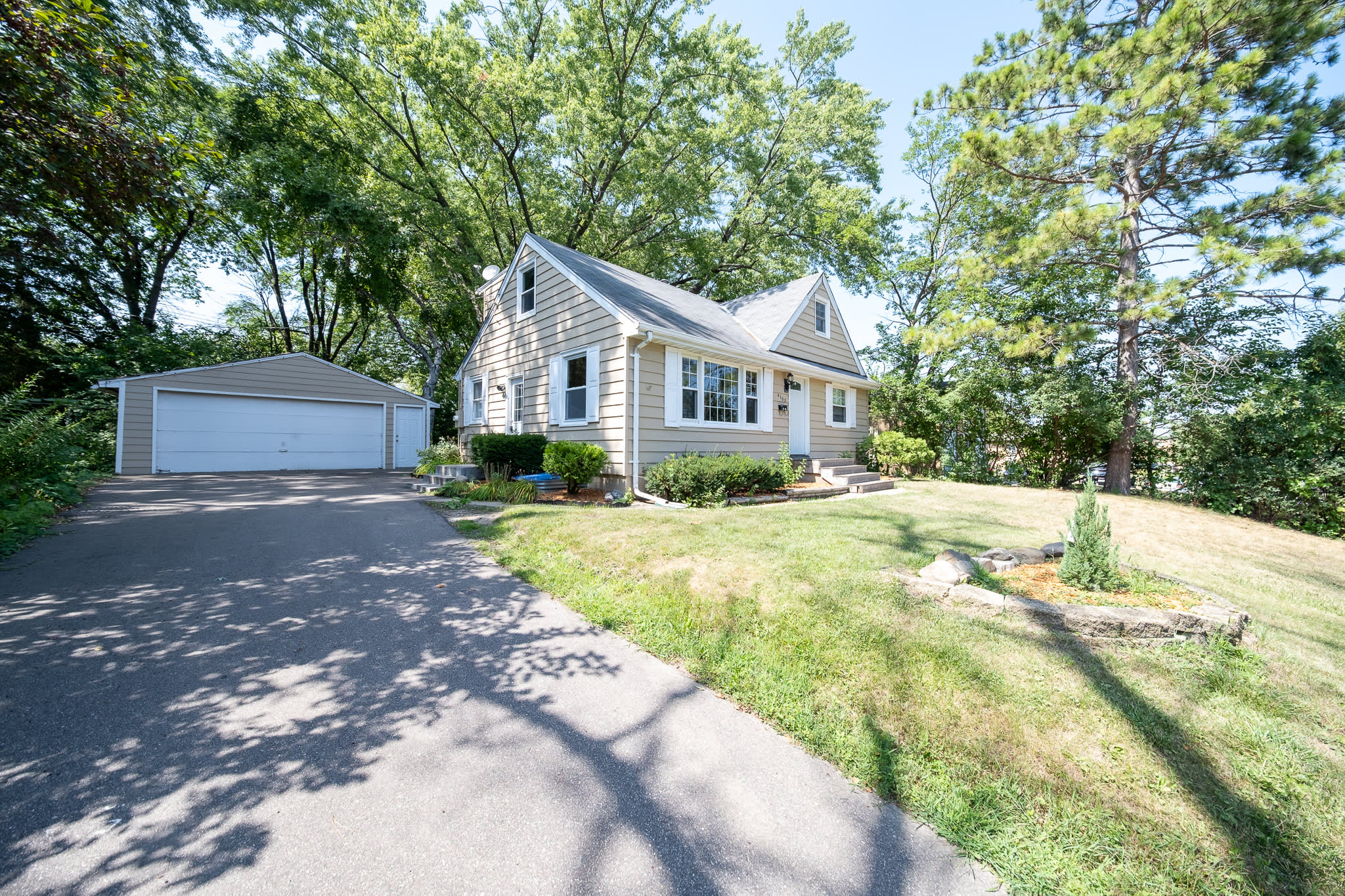 4103 Oregon Ave. N. – photo 1