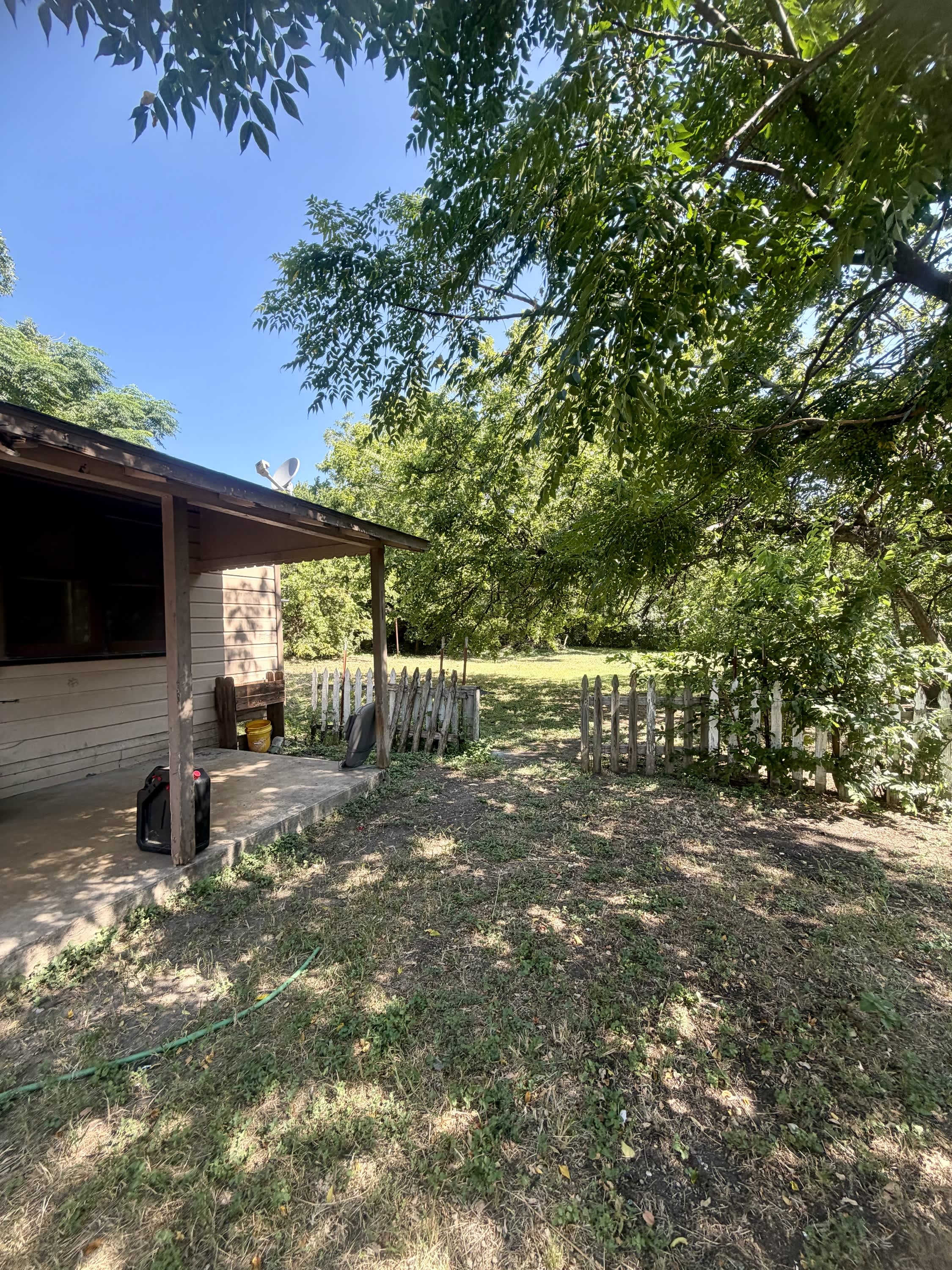 405 C Burleson – photo 2