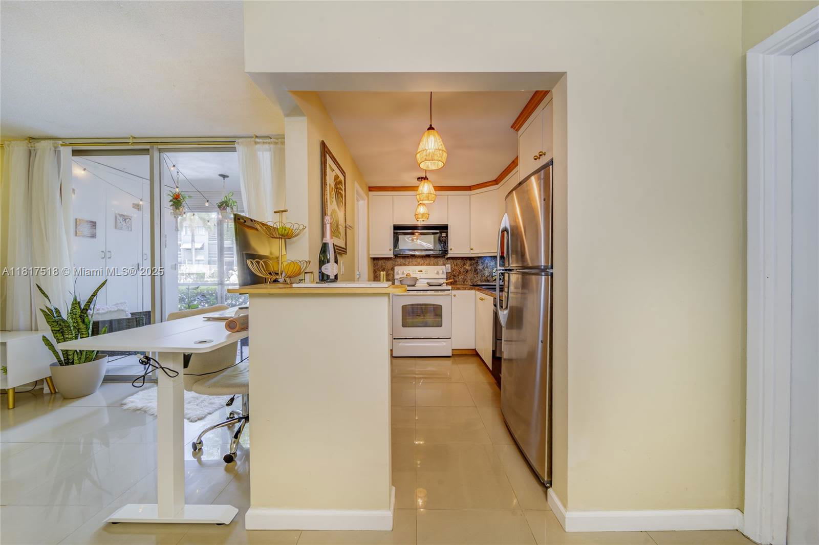1040 Southeast 4th Avenue – photo 4
