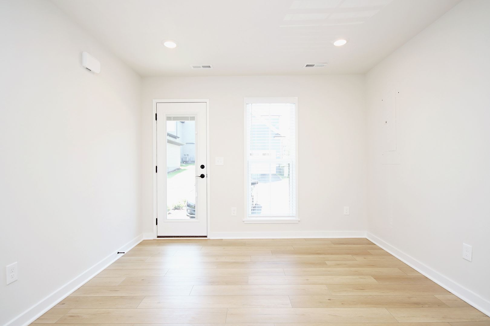 Dog-Friendly End-Unit Townhome in Desirable Old Trail, Crozet – photo 3
