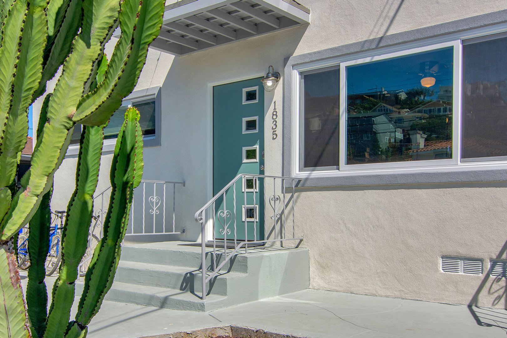Cozy Remodeled 2 Beds 1 Bath Apt In Point Loma – photo 3