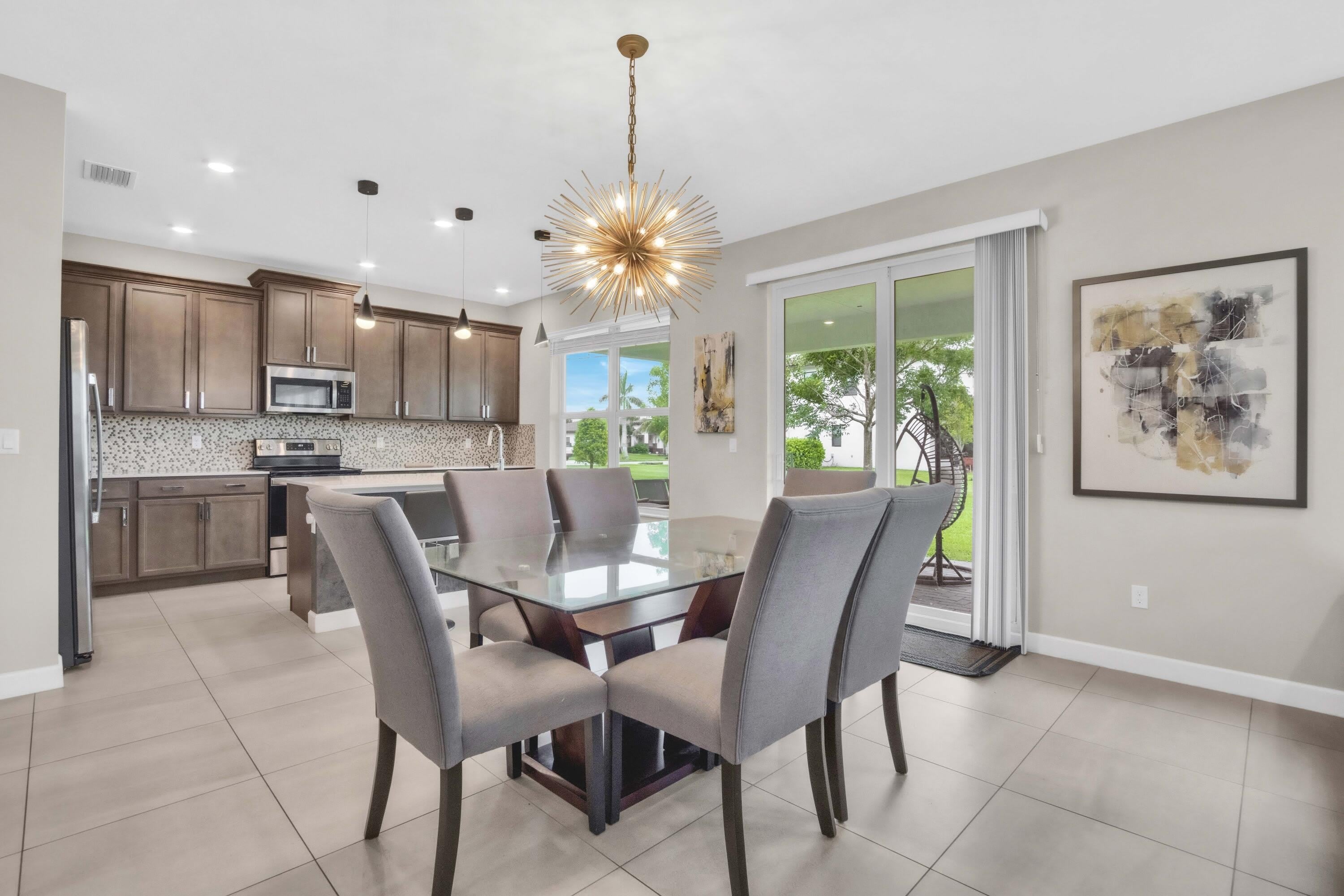 1304 Whitcombe Drive – photo 2