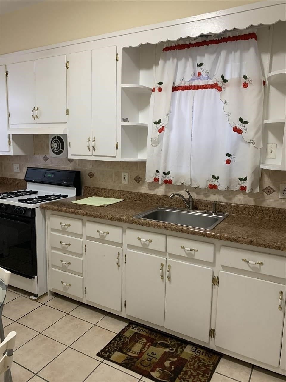 1306 CENTRAL AVE – photo 2