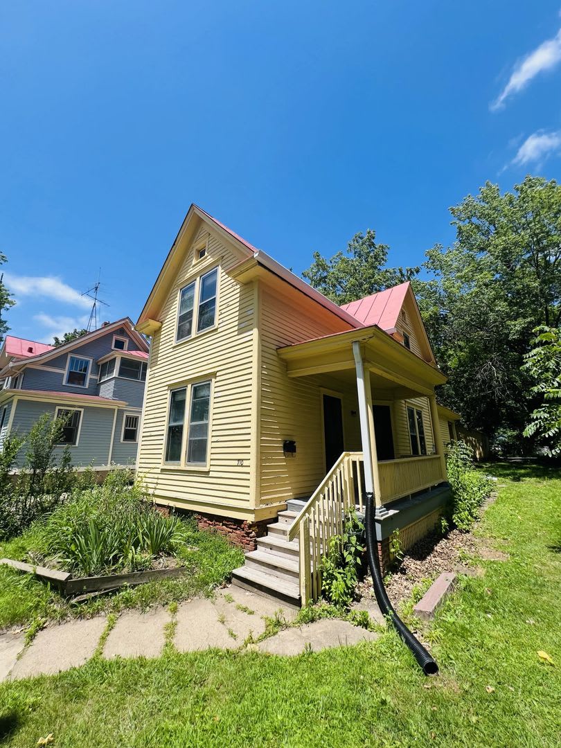 710 E Davenport St – photo 1