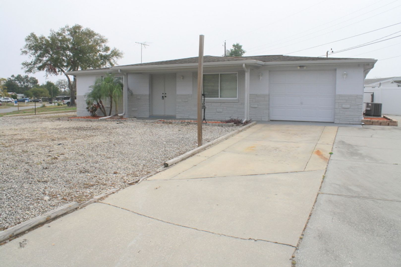Cute 3 bedroom 1 bath – photo 2