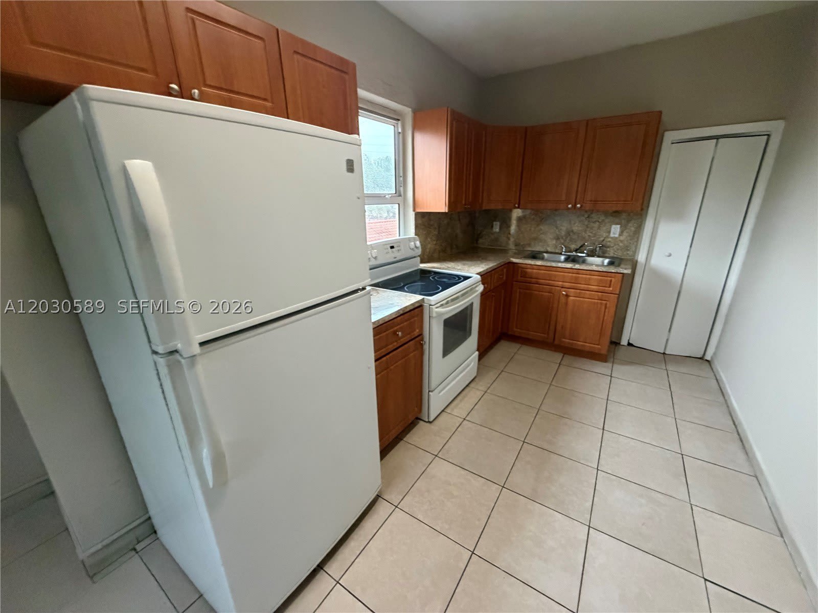 1422 NW 26th Ave – photo 4