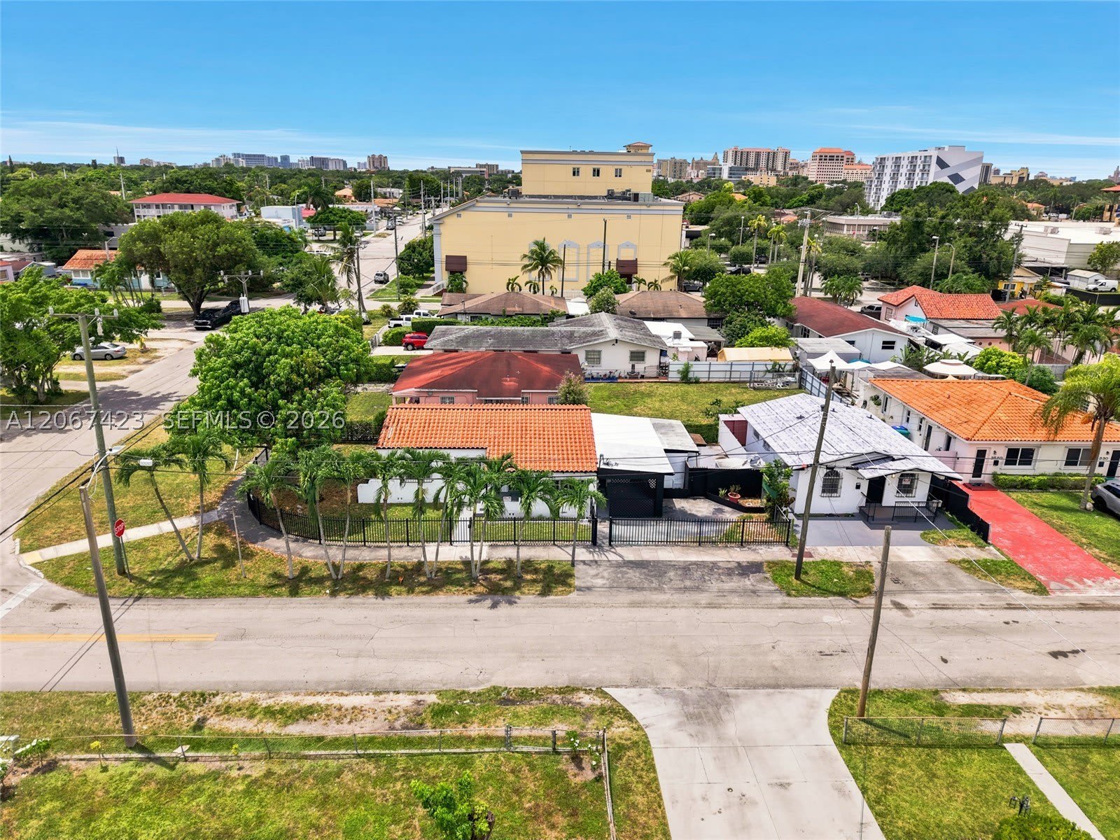 3500 NW 1st St – photo 2
