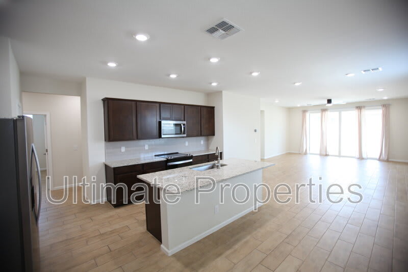 18148 West Daley Lane – photo 3