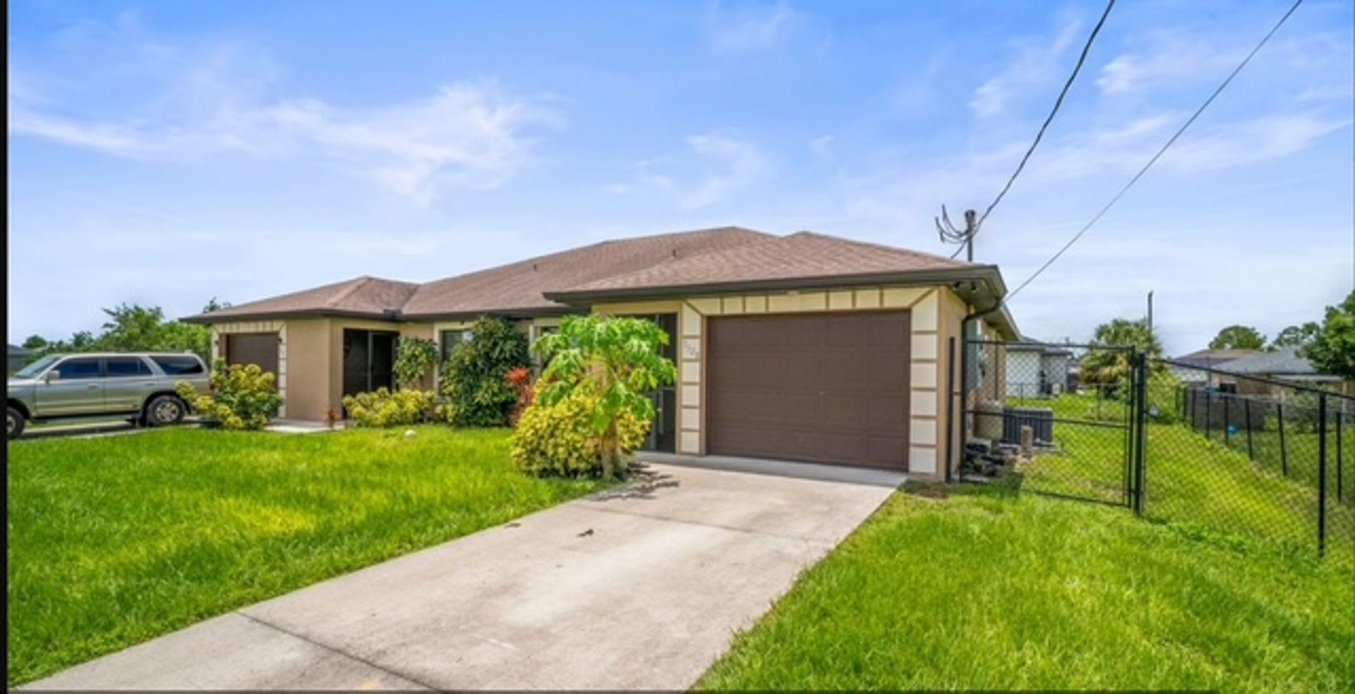 2 bedroom + Den 2 bathroom Duplex in Lehigh Acres – photo 1