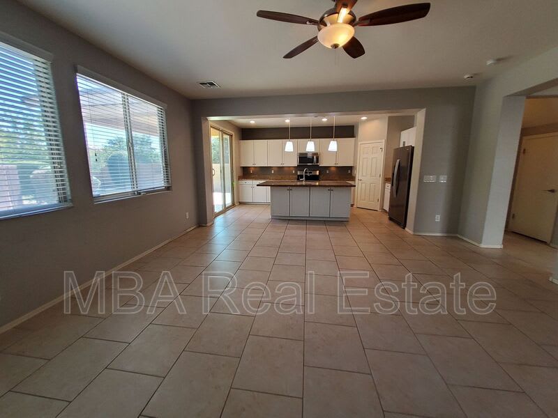 3031 E Regina St – photo 4