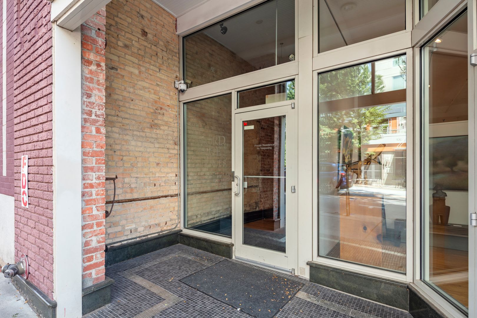 Beautiful Downtown Condo – photo 2