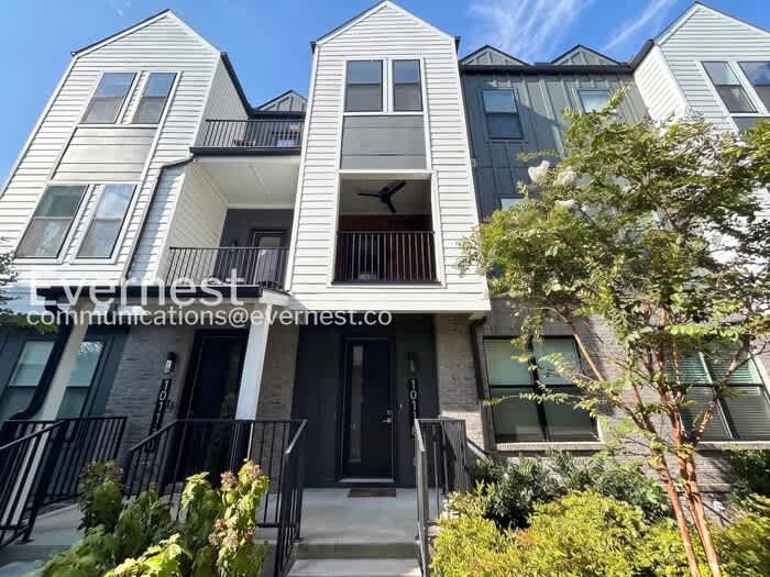 1011 44Th Avenue North – photo 1