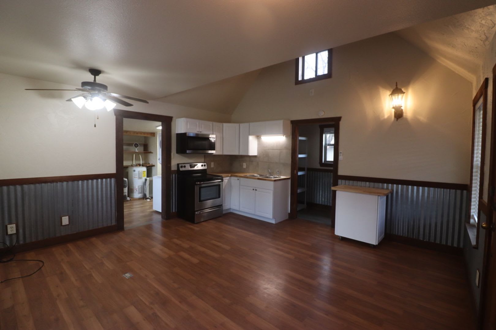 ALL UTILITIES & LAWN CARE INCLUDED! – photo 4