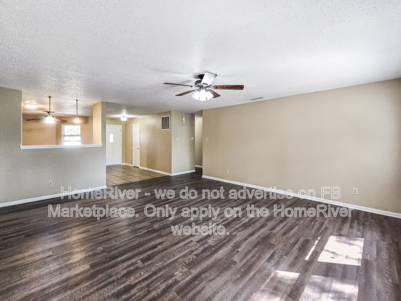 1294 Castleford Ln – photo 3