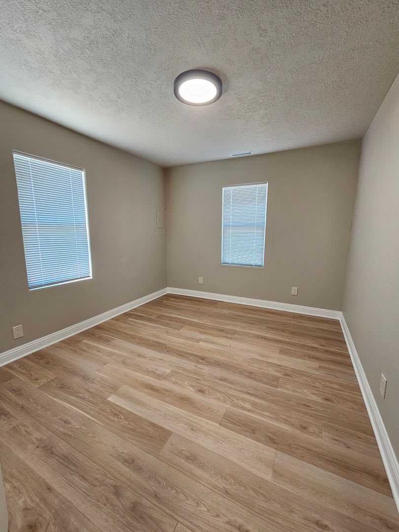 Beautifully Remodeled 2-Bedroom Home! – photo 4