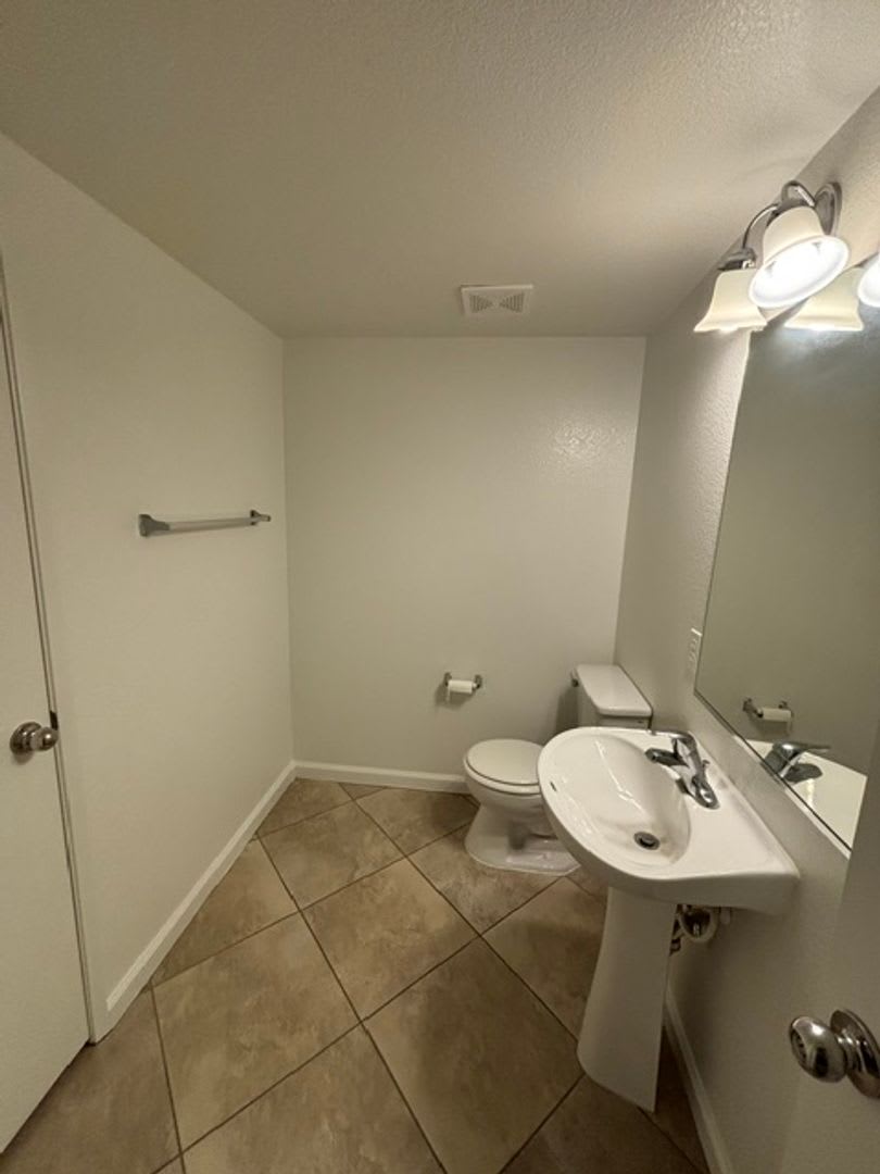 642 W Brewer Rd 122 – photo 5