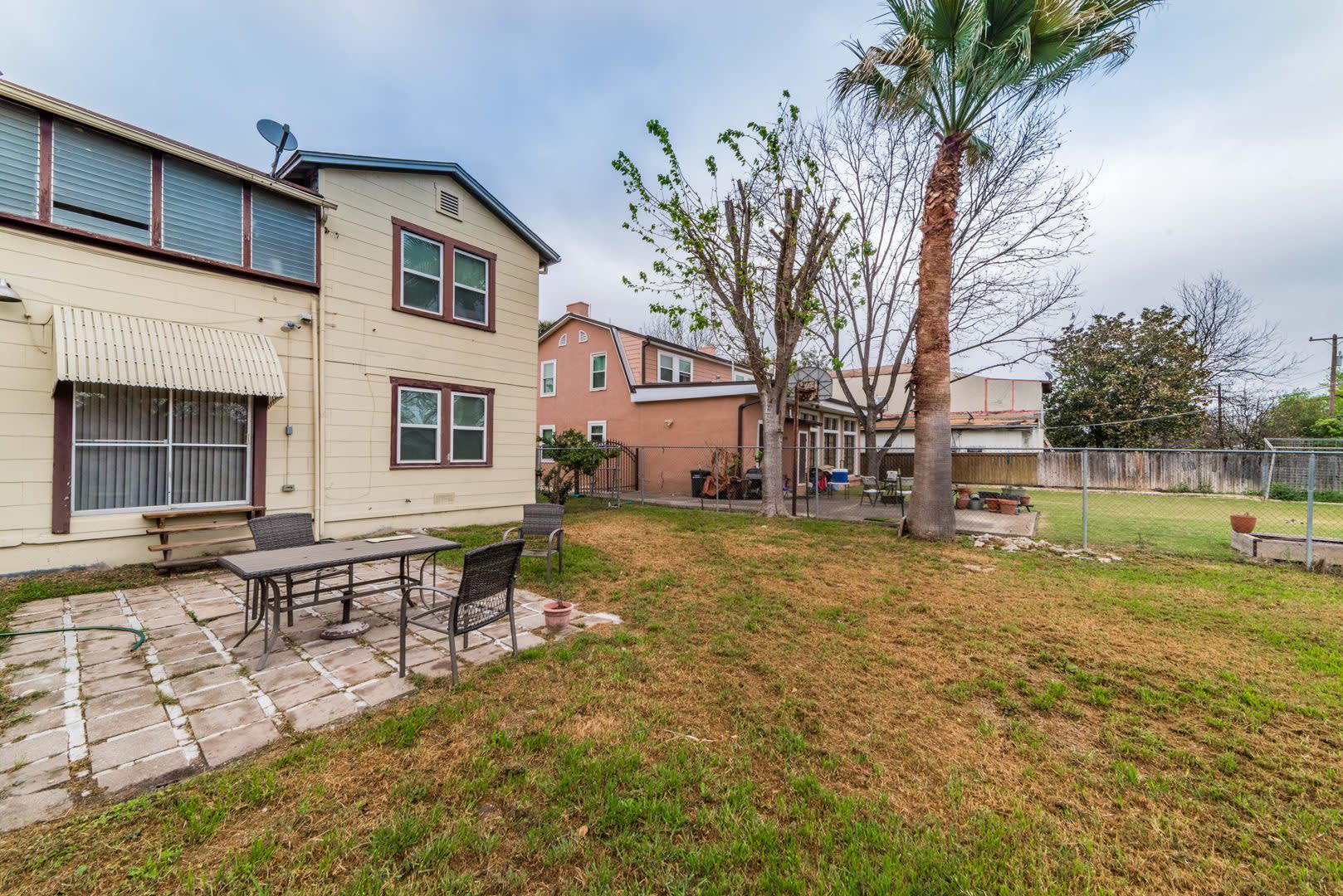 2-BEDROOM MONTICELLO PARK DUPLEX – photo 4