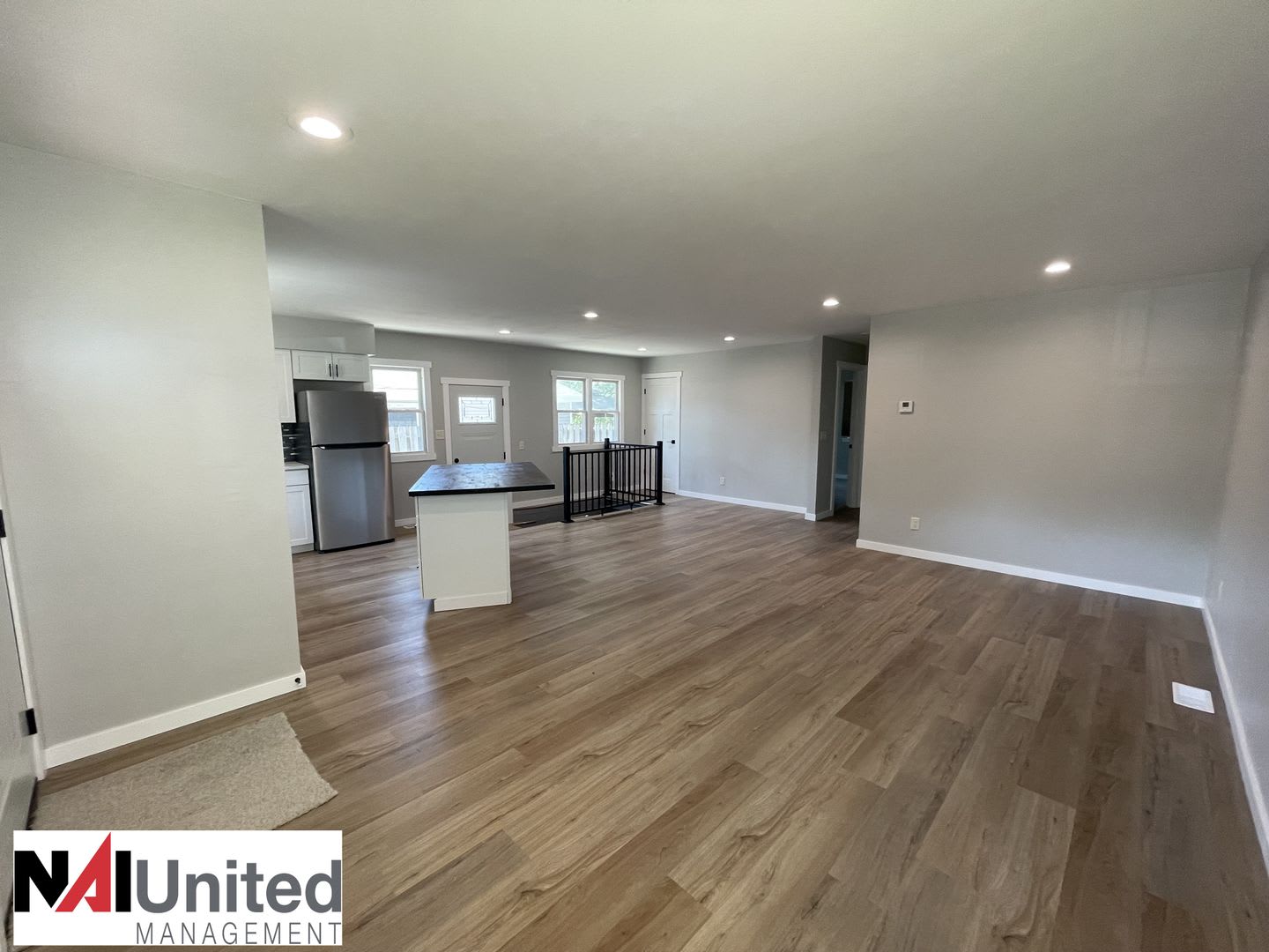 Three Bed One And A Half Bath Home For Rent – photo 3