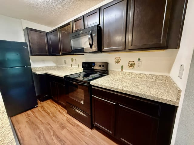 707 West Chelsea Street – photo 4