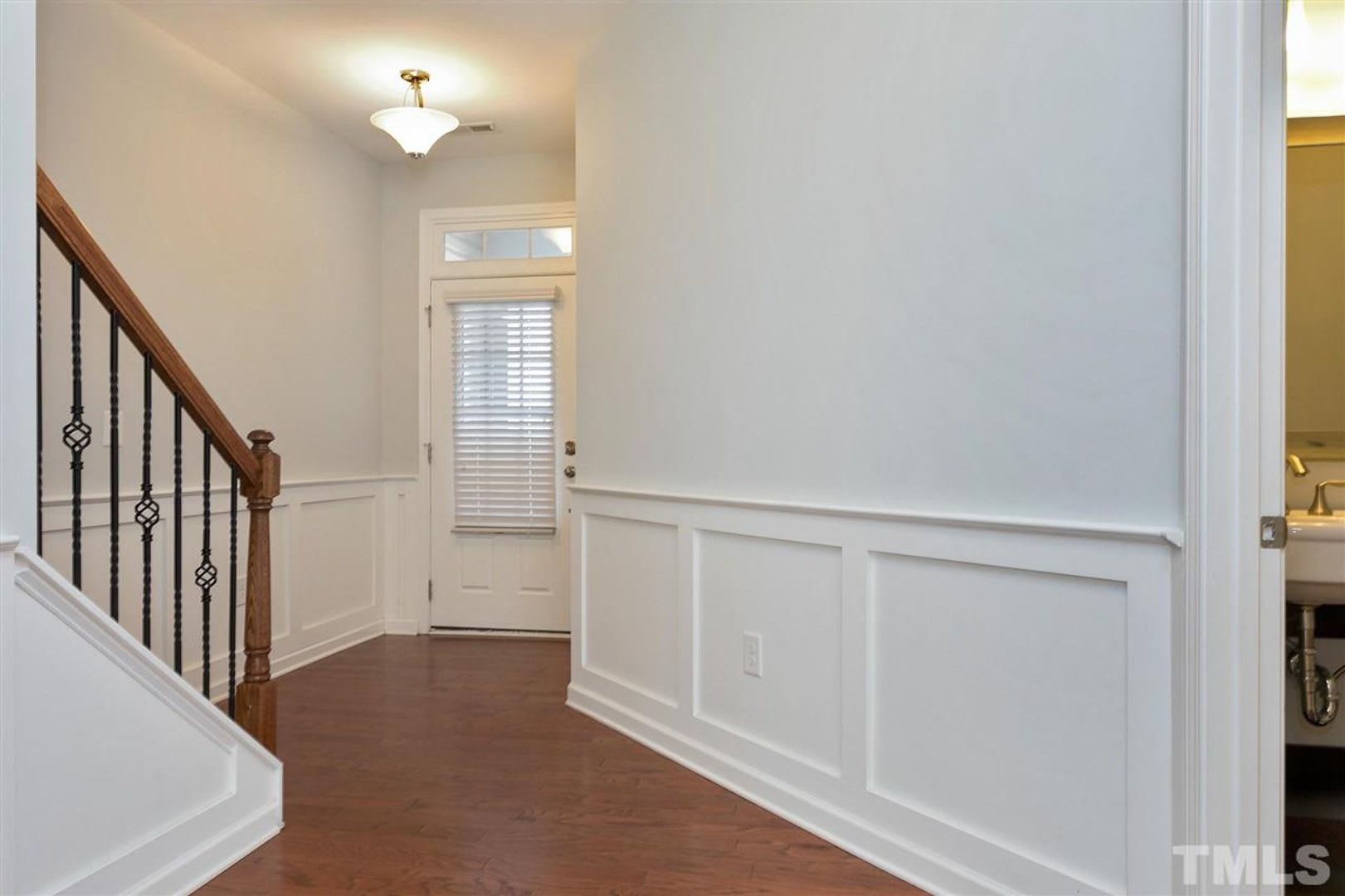 3 Bedroom 2 5 Bathroom Townhome Home W Open Floorplan And A 2 Car Garage In The Heart Of Morrisville – photo 2