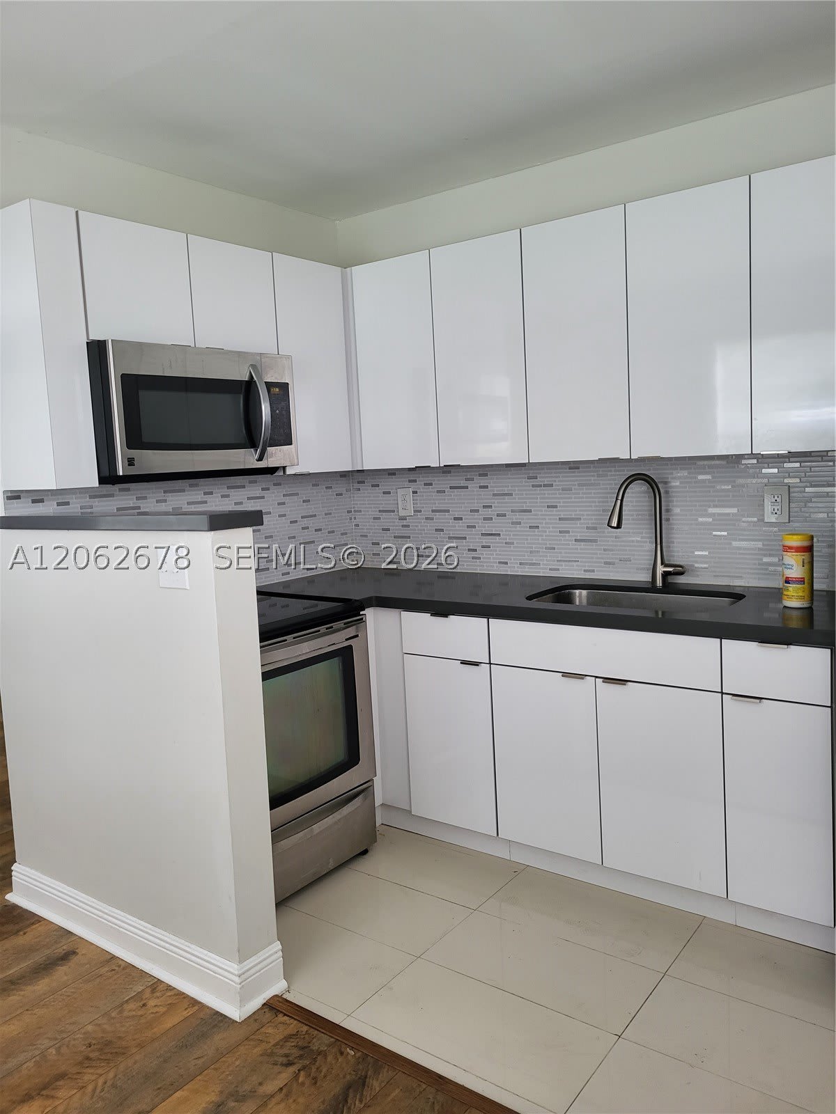 35 NE 13th St – photo 4