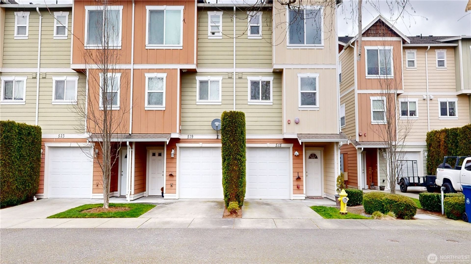2 Bedroom Condo in Burlington – photo 2