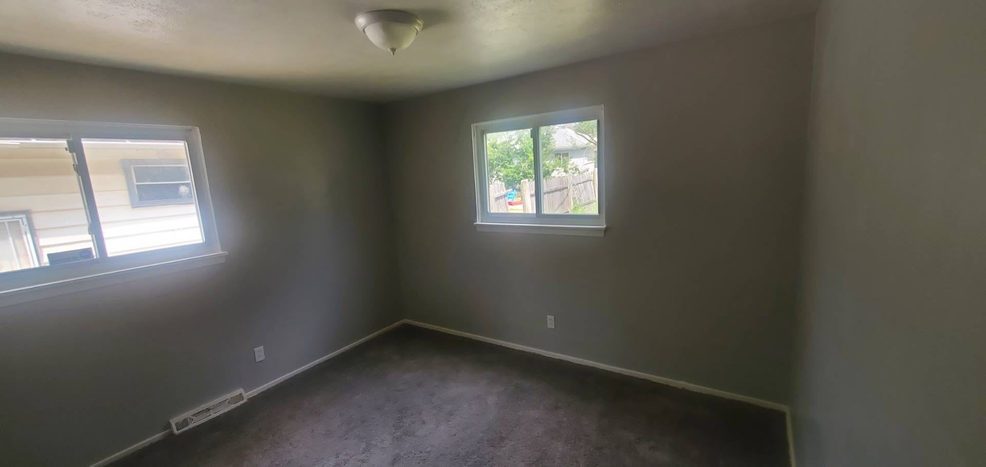 Charming 4-Bedroom Property in Prime Location – photo 3