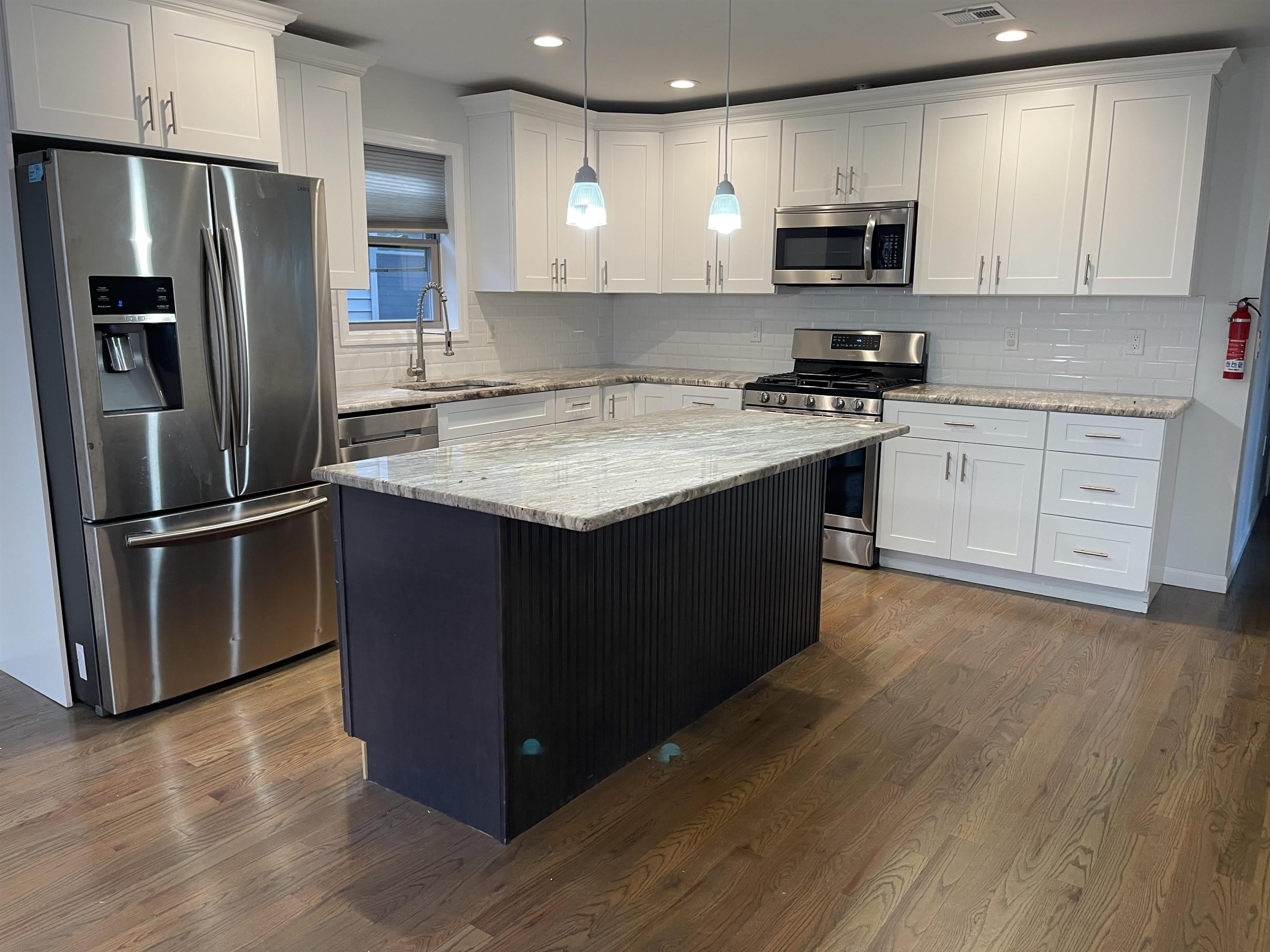 7611 NEWKIRK AVE – photo 5