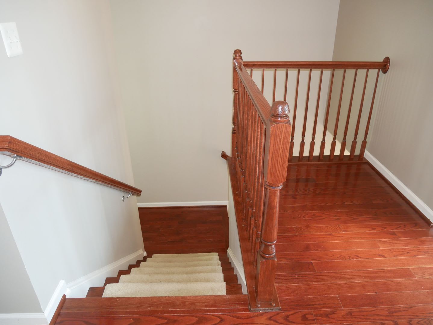 Gorgeous End Unit Garage Townhome In Brambleton for Rent! – photo 4