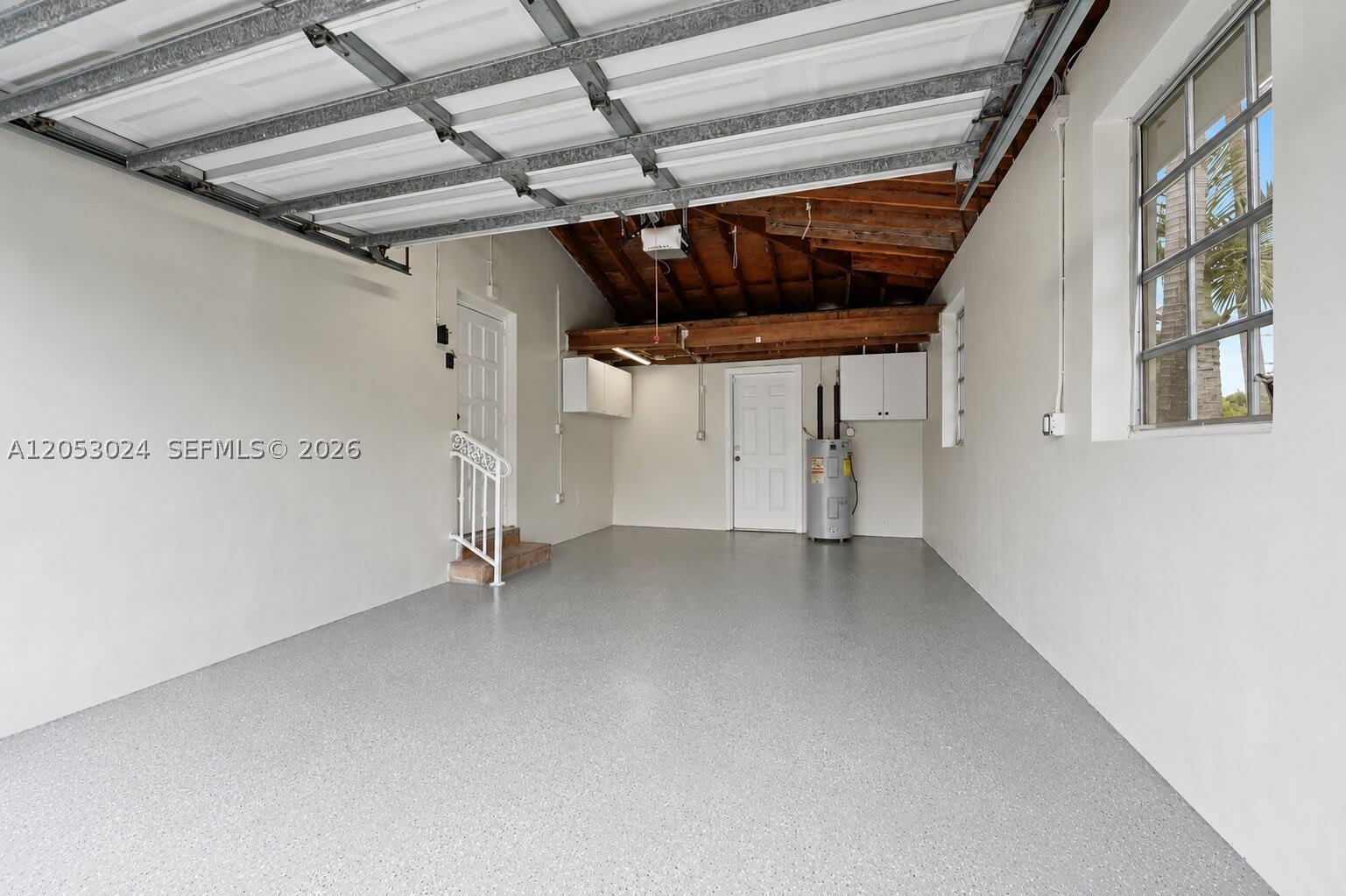 516 Gerona Ave – photo 1