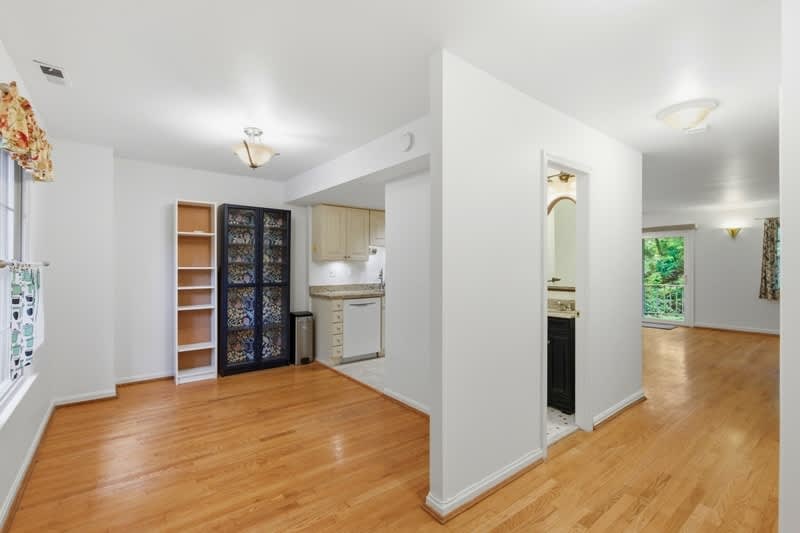 5918 Westchester Park Drive – photo 2