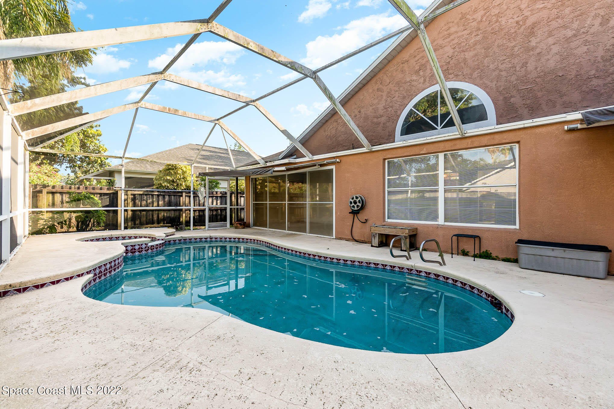 2187 Hedgerow Drive – photo 2