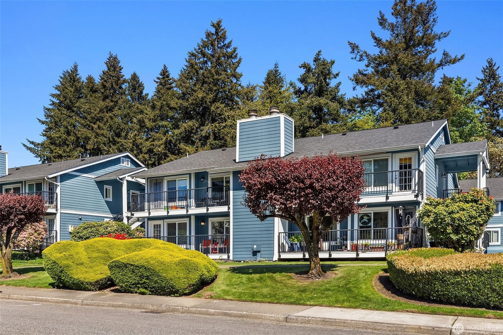 2 Bed 2 Bath Top Floor Woodridge Condo With Sunset Views 2 Car Garage – photo 2